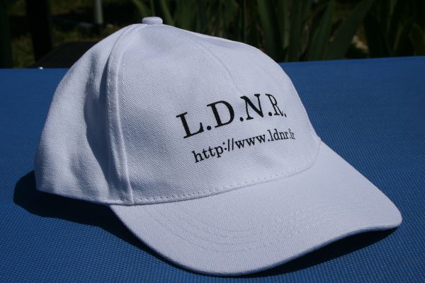 Logo sur casquette