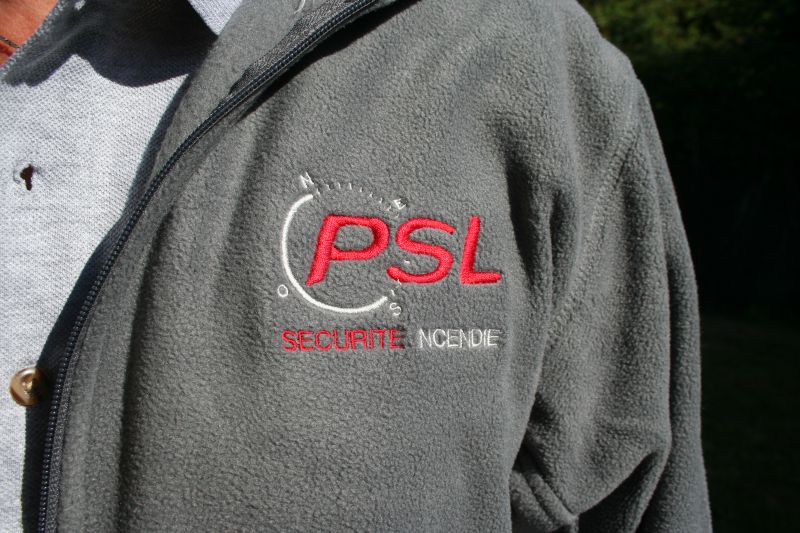 Marquage broderie sur vêtement professionnel