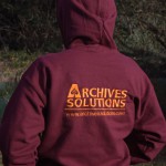 Marquage d'un logo au dos d'un sweat