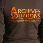 Marquage logo au dos d'un T-shirt